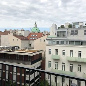 Apartment Moderne Trifft Tradition Im Herzen Wiens, Vienna